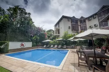 هتل The African Tulip