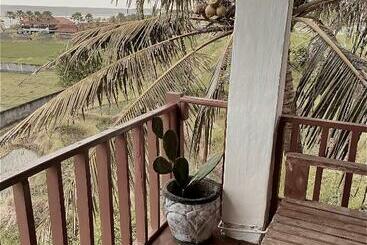 Пансион Dikaloha Surfschool And Stay