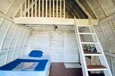 Majatalo Dikaloha Surfschool And Stay