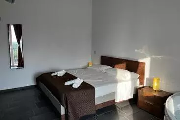 Pensione Habitat Luxury Suites