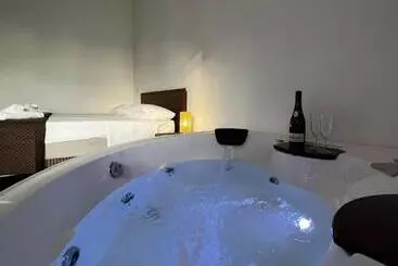 ペンション Habitat Luxury Suites