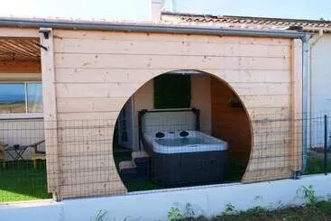 Aamiaismajoitus (B&B) Le Spa Des Lavandes
