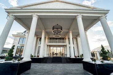 هتل Caprice Complex