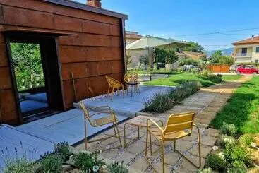 Garage47 Storica Officina Meccanica Loft B&b In Pienza