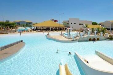 هتل Cd Lacqua Diroma