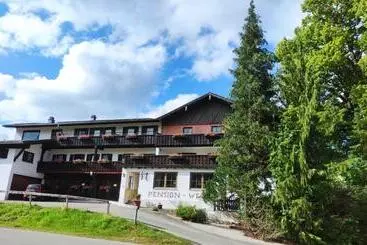Bed & Breakfast Pension Weißer Hirsch