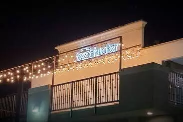 בית מלון כפרי Beachwalker Inn & Suites