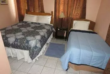 هتل آپارتمان Ellen Bay Cottages
