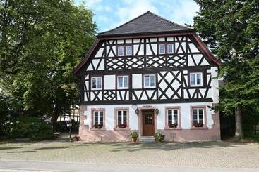 Pension (Hôtel basse catégorie) Boutique Hotel Krone