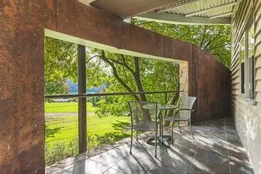 Bed and Breakfast The Buckland Studios