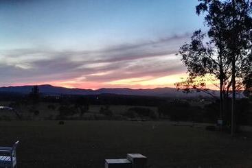 膳宿费 Vineyard Hill