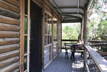 קוטג'' Ti Tree Village