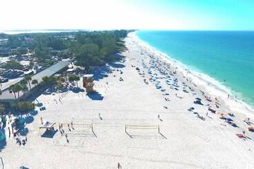 فندق على الطريق Tropical Breeze Beach Club