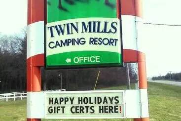 Mökkimajoitus Twin Mills Rv Resort