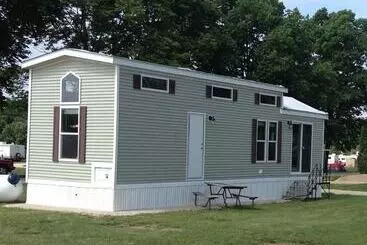 Mökkimajoitus Twin Mills Rv Resort