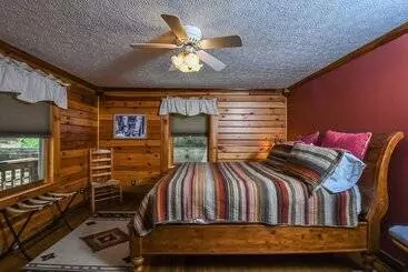 Mökkimajoitus Schmidt Lodge