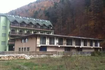 Отель Ezio House