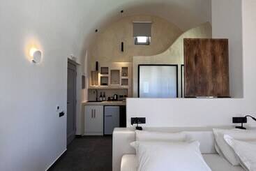 هتل Elements Cozy Suites