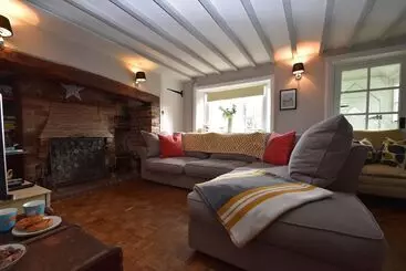 Rose Mullion Cottage