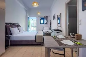 هتل آپارتمان Play On The Sand