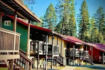 Hotelli Bear Creek Resort   Campsite