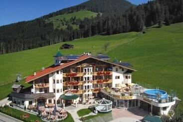 Apparthotel Talhof, Restaurant, Pool Und Spa