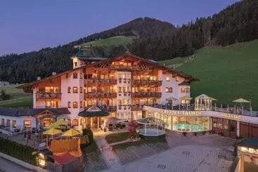 Apparthotel Talhof, Restaurant, Pool Und Spa