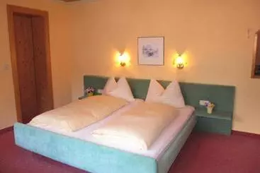 住宿加早餐  Pension Steinbock