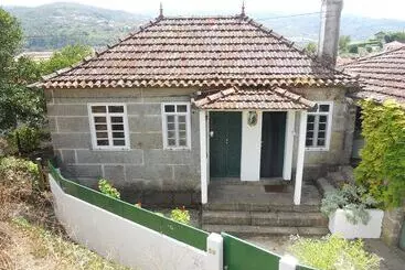 Charming 2 Bed Cottage In Santa Marinha Do Zêzere