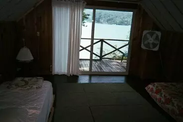 コテージ Cabin Deck House  Formidable Cabin In Laurel Island
