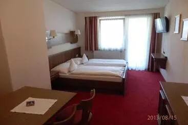 Отель Edelweiss