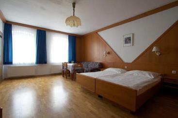 Пансион Goldenes Dachl Gasthof