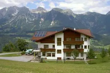 تختخواب و صبحانه Pension Asingerhof