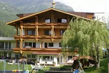 בית מלון כפרי Sportalm