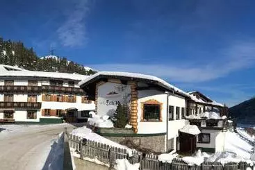 בית מלון כפרי Tenne