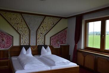 Aamiaismajoitus (B&B) Pension Zenzlgut