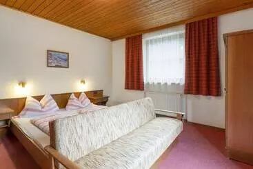 Landhaus Ferienwohnungen Lippenhof