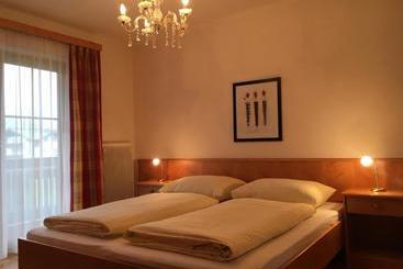 בית מלון כפרי Alpenland