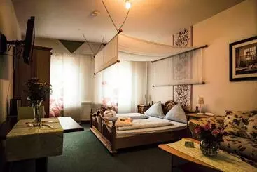 בית מלון כפרי Restaurant Wolfsschlucht Gmbh