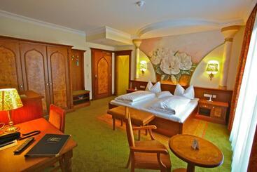 Отель Am Schloßberg