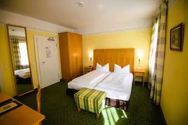 Отель Rosenheimer Hof