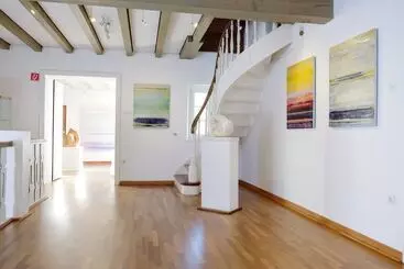 Пансион Rhein River Guesthouse   Direkt Am Rhein