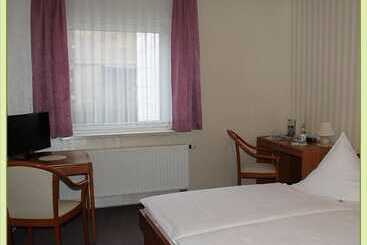 ベッドアンドブレックファースト Pension Der Kleine Nachbar