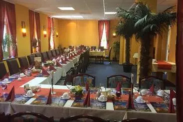 هتل Alento Im Deutschen Haus Restaurant Olympia