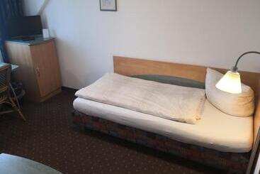 هتل Pension Am Heusteig