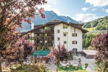 בית מלון כפרי Belvedere Dolomites Flower