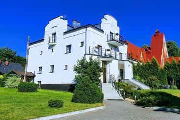 Hotelli Bialy Dworek