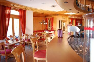 ペンション & Restaurant Post