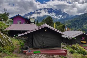 Hotel Ourguest Camp Lachung