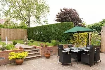 コテージ Burton Fleming